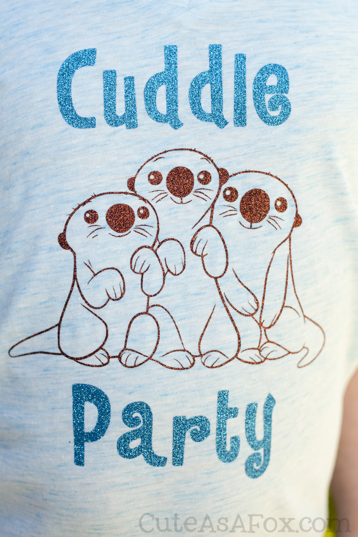 DIY Finding Dory T-shirt. Make your own Cuddle Party shirt featuring the cute otters from Finding Dory.